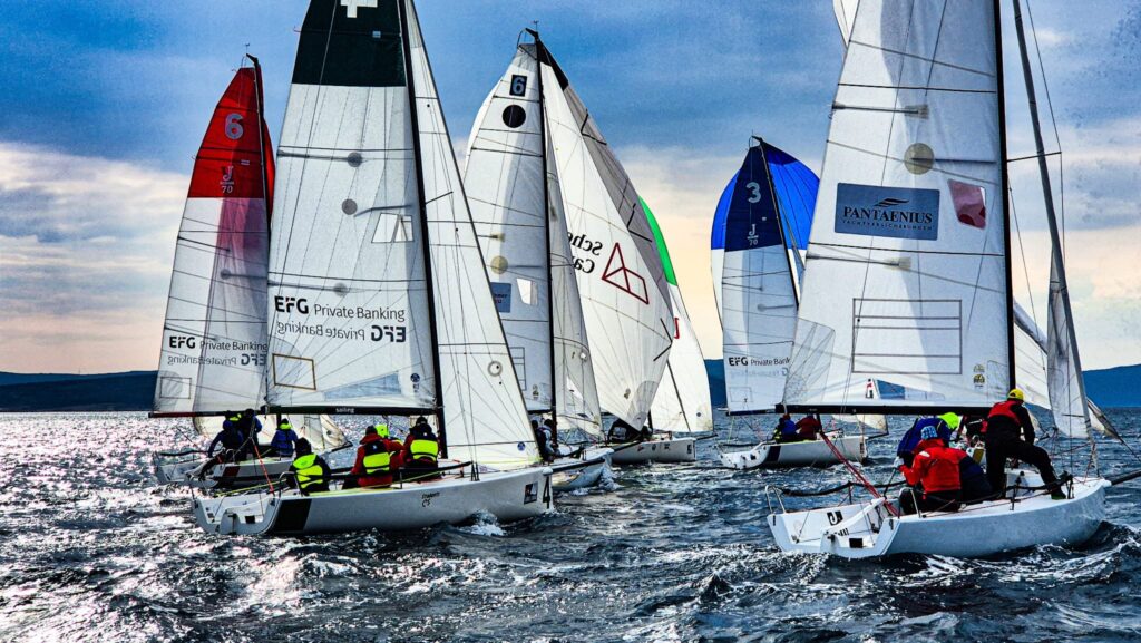 J/70 Crews in der Startphase beim Regattatraining in Punat